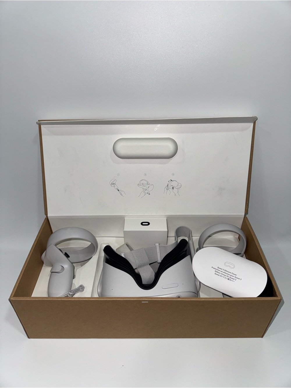 New Oculus Quest 2 128 GB VR Headset with Touch Controllers - White - Picture 10 of 13
